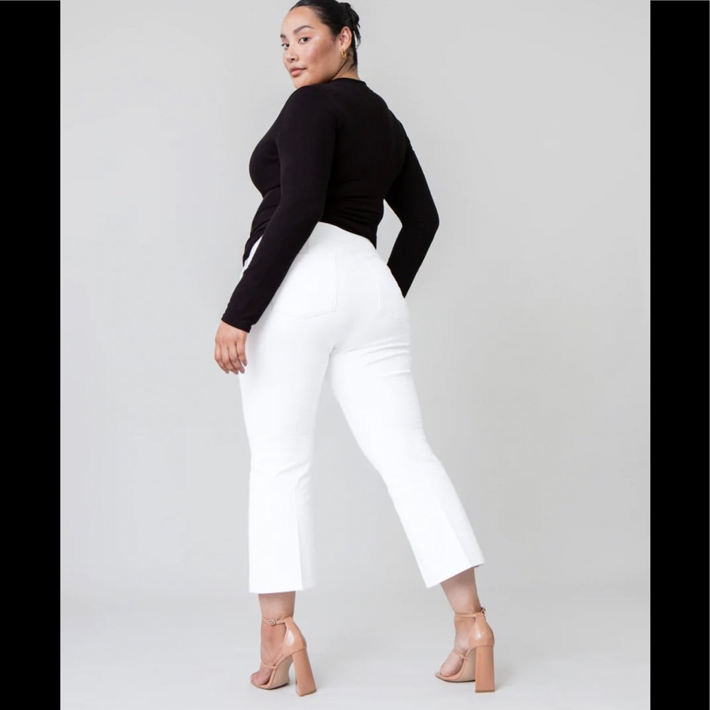 NWT SPANX On-the-Go Kick Flare Pant with Silver Lining Technology - Picture 2 of 10